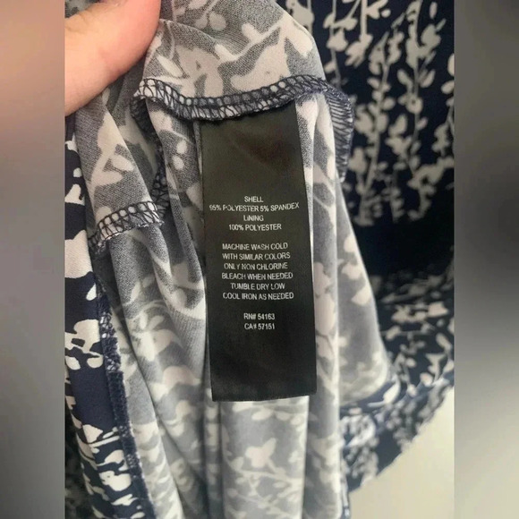 Woman’s Jessica Howard Vintage Navy &White Floral MIDI Stretch Jersey Plus Dress - Picture 6 of 12